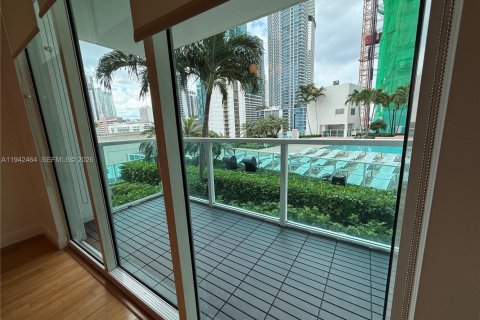 Кондоминиум с 2 спальнями в Майами, Флорида № 1999966