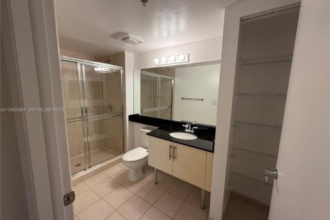 Снять в аренду кондоминиум в Майами, Флорида 2 спальни, 97.64м2, № 1999966 - фото 21