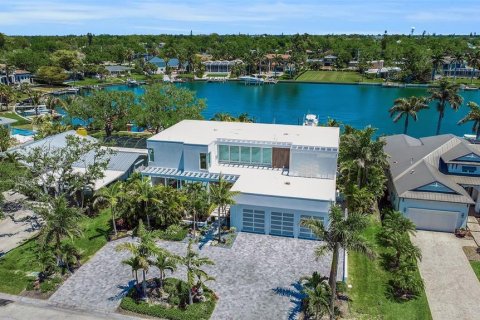 House in Sarasota, Florida 4 bedrooms, 437.11 sq.m. № 2098536
