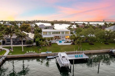 House in Sarasota, Florida 4 bedrooms, 437.11 sq.m. № 2098536 - photo 9