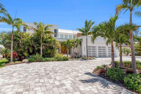 House in Sarasota, Florida 4 bedrooms, 437.11 sq.m. № 2098536 - photo 2