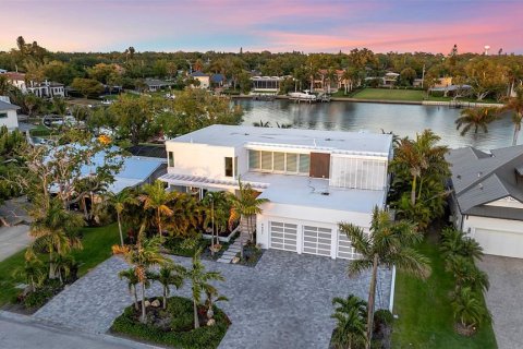 House in Sarasota, Florida 4 bedrooms, 437.11 sq.m. № 2098536 - photo 8