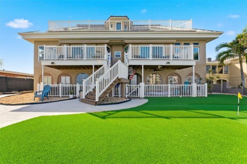 Condo à Treasure Island, Floride, 2 chambres  № 2203022