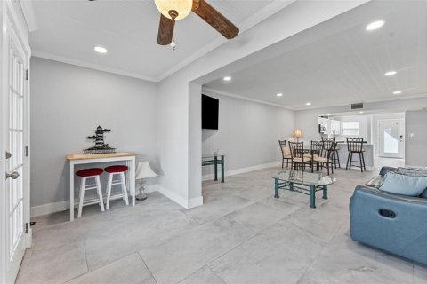 Copropriété à vendre à Treasure Island, Floride: 2 chambres, 111.48 m2 № 2203022 - photo 15