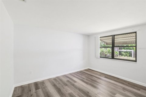 House in New Port Richey, Florida 2 bedrooms, 124.86 sq.m. № 1879401 - photo 27