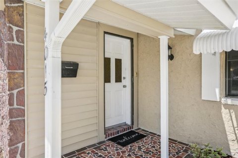 House in New Port Richey, Florida 2 bedrooms, 124.86 sq.m. № 1879401 - photo 5