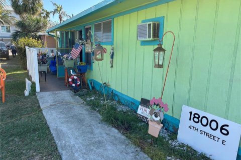 House in Redington Shores, Florida 2 bedrooms, 87.79 sq.m. № 1525726 - photo 16