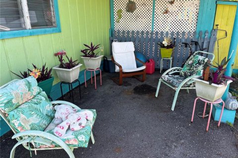 House in Redington Shores, Florida 2 bedrooms, 87.79 sq.m. № 1525726 - photo 8