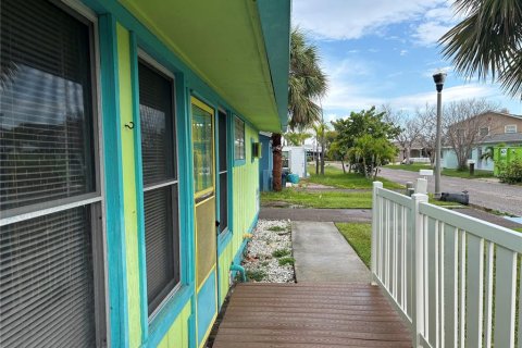 Villa ou maison à vendre à Redington Shores, Floride: 2 chambres, 87.79 m2 № 1525726 - photo 27