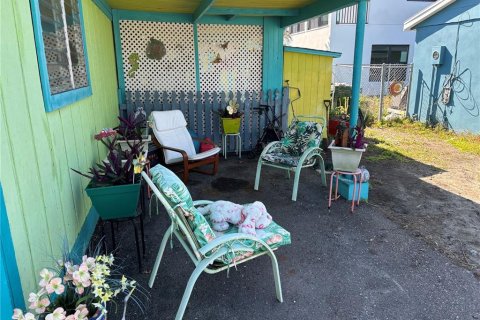 House in Redington Shores, Florida 2 bedrooms, 87.79 sq.m. № 1525726 - photo 7