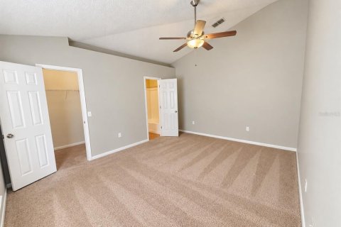 Villa ou maison à louer à Spring Hill, Floride: 3 chambres, 125.23 m2 № 2388992 - photo 10