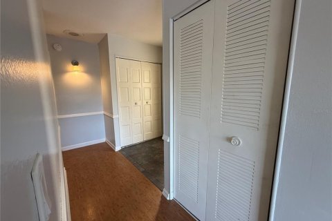 Condo in Saint Petersburg, Florida, 2 bedrooms  № 2377802 - photo 5