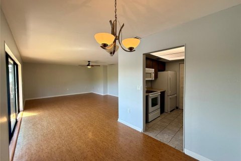 Condo in Saint Petersburg, Florida, 2 bedrooms  № 2377802 - photo 10
