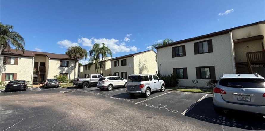 Condo in Saint Petersburg, Florida, 2 bedrooms  № 2377802