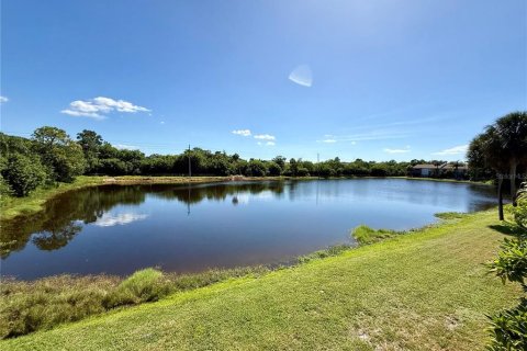 Condo in Saint Petersburg, Florida, 2 bedrooms  № 2377802 - photo 18