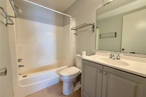 Condo in Saint Petersburg, Florida, 2 bedrooms  № 2377802 - photo 22