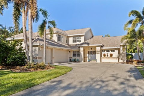 House in Bradenton, Florida 4 bedrooms, 198.63 sq.m. № 1647627 - photo 1