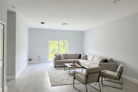 Apartment in Port Charlotte, Florida 3 bedrooms, 126.81 sq.m. № 2431169 - photo 4