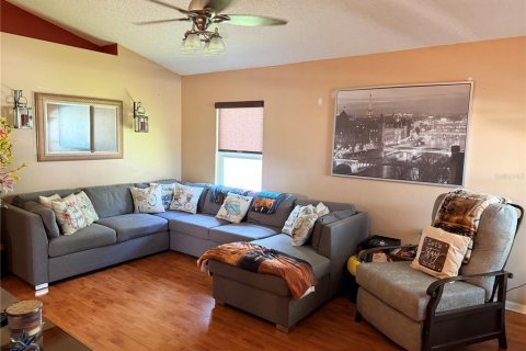House in Wesley Chapel, Florida 3 bedrooms, 107.58 sq.m. № 2221406 - photo 3