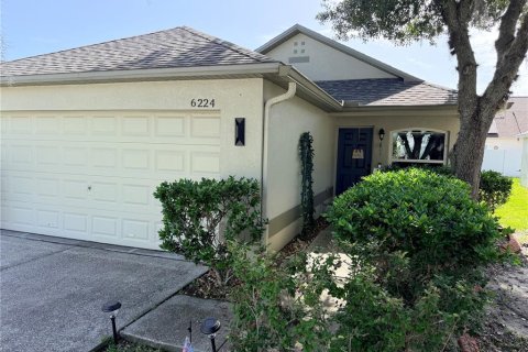 House in Wesley Chapel, Florida 3 bedrooms, 107.58 sq.m. № 2221406 - photo 2