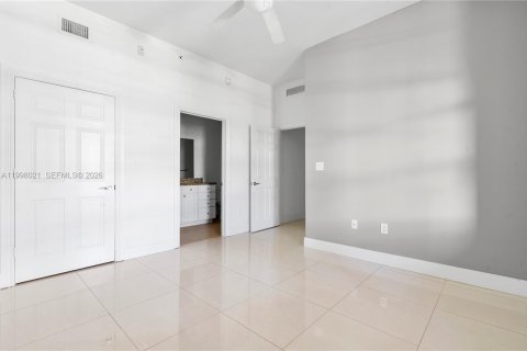 Снять в аренду кондоминиум в Авентура, Флорида 2 спальни, 122.07м2, № 2060635 - фото 23