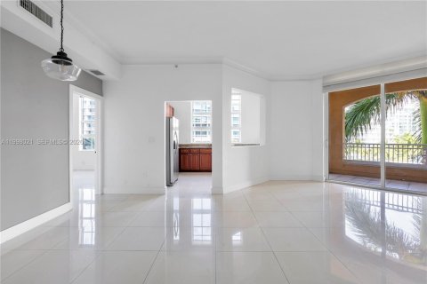 Снять в аренду кондоминиум в Авентура, Флорида 2 спальни, 122.07м2, № 2060635 - фото 5