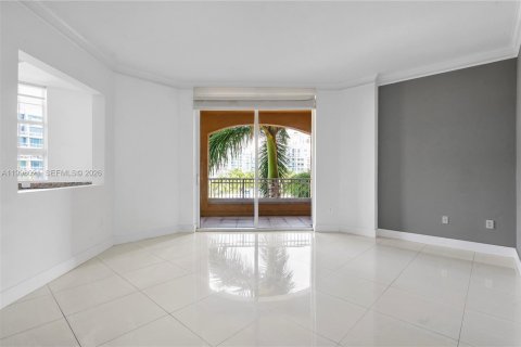 Снять в аренду кондоминиум в Авентура, Флорида 2 спальни, 122.07м2, № 2060635 - фото 7