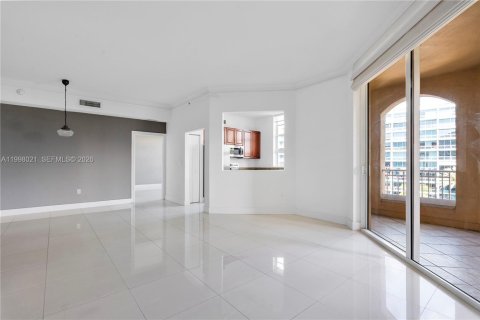 Снять в аренду кондоминиум в Авентура, Флорида 2 спальни, 122.07м2, № 2060635 - фото 8