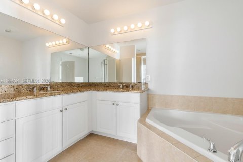 Снять в аренду кондоминиум в Авентура, Флорида 2 спальни, 122.07м2, № 2060635 - фото 21