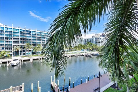 Кондоминиум с 2 спальнями в Авентура, Флорида № 2060635