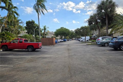 House in Coconut Creek, Florida 2 bedrooms, 102.1 sq.m. № 1995880 - photo 5