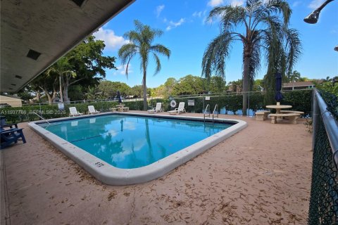 House in Coconut Creek, Florida 2 bedrooms, 102.1 sq.m. № 1995880 - photo 2