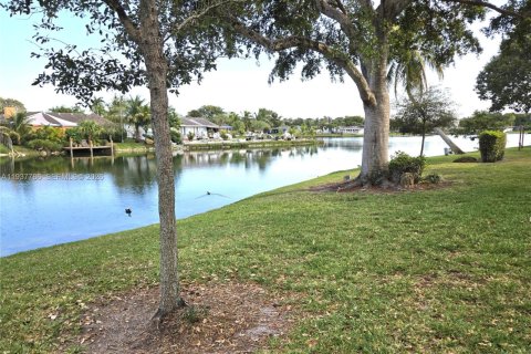 Casa en alquiler en Coconut Creek, Florida, 2 dormitorios, 102.1 m2 № 1995880 - foto 9