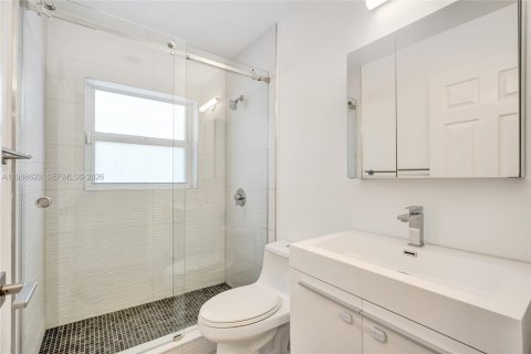 Casa en venta en Hollywood, Florida, 4 dormitorios № 2050535 - foto 17
