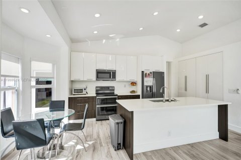 Casa en venta en Hollywood, Florida, 4 dormitorios № 2050535 - foto 10