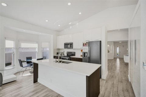 Casa en venta en Hollywood, Florida, 4 dormitorios № 2050535 - foto 8