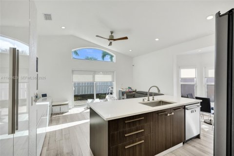 Casa en venta en Hollywood, Florida, 4 dormitorios № 2050535 - foto 6