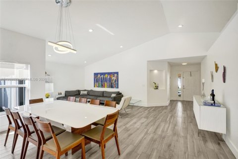 Casa en venta en Hollywood, Florida, 4 dormitorios № 2050535 - foto 3