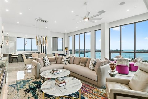 Condo in Sarasota, Florida, 3 bedrooms  № 2100039 - photo 16