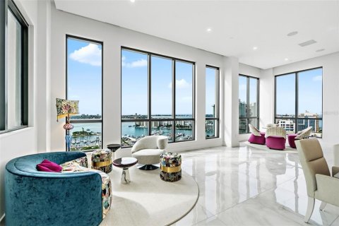Condo in Sarasota, Florida, 3 bedrooms  № 2100039 - photo 2