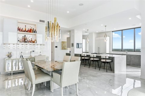 Condo in Sarasota, Florida, 3 bedrooms  № 2100039 - photo 10
