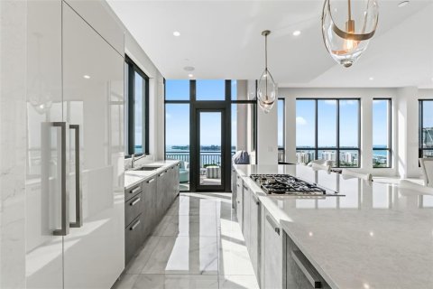 Condo in Sarasota, Florida, 3 bedrooms  № 2100039 - photo 23