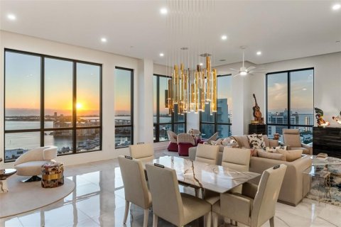 Condo in Sarasota, Florida, 3 bedrooms  № 2100039 - photo 13