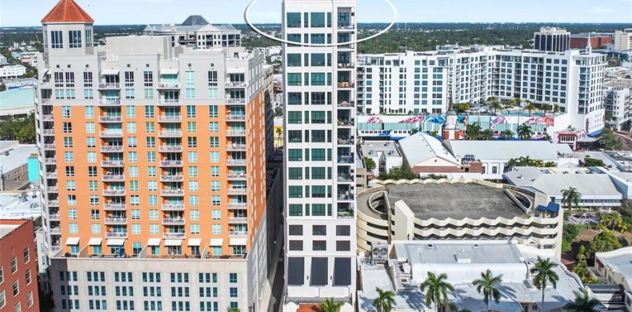 Condo in Sarasota, Florida, 3 bedrooms  № 2100039