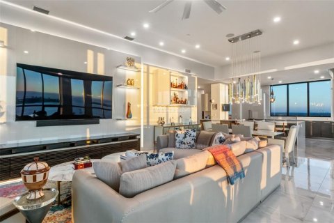 Condo in Sarasota, Florida, 3 bedrooms  № 2100039 - photo 15