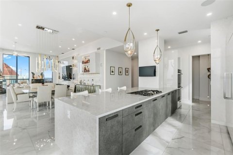 Condo in Sarasota, Florida, 3 bedrooms  № 2100039 - photo 24