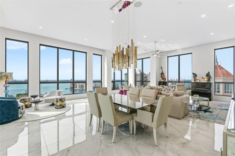 Condo in Sarasota, Florida, 3 bedrooms  № 2100039 - photo 3