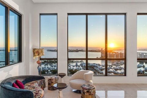 Condo in Sarasota, Florida, 3 bedrooms  № 2100039 - photo 7