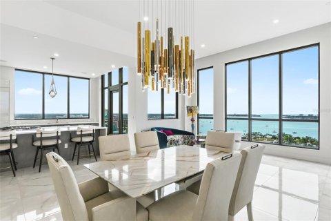 Condo in Sarasota, Florida, 3 bedrooms  № 2100039 - photo 12