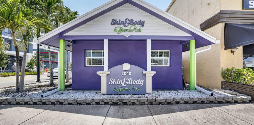 Villa ou maison à Hollywood, Floride 7 chambres, 282.42 m2 № 2279408